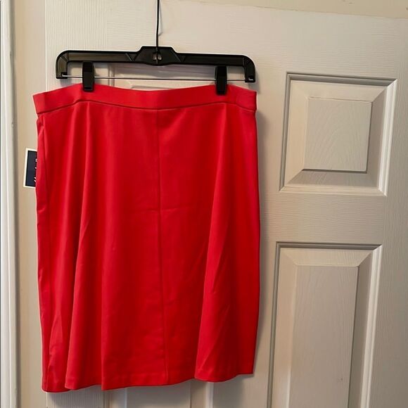 Elegant Red Women's Skirt - Picture 1 of 4